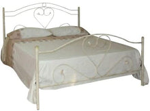 Carica l'immagine nel visualizzatore di Gallery, Letto 1 Piazza e Mezza, in Ferro BATTUTO, Modello Cuore, Vari Colori, 100% MADE IN ITALY