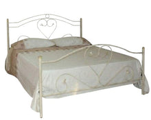 Carica l'immagine nel visualizzatore di Gallery, Letto Matrimoniale, Ferro BATTUTO, Modello Cuore, Vari Colori, 100% Made in Italy