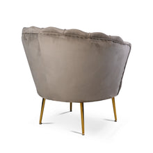 Carica l'immagine nel visualizzatore di Gallery, Sedam Poltrona Conchiglia in velluto tortora imbottita gambe oro design vintage comoda e confortevole