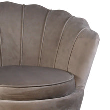 Carica l'immagine nel visualizzatore di Gallery, Sedam Poltrona Conchiglia in velluto tortora imbottita gambe oro design vintage comoda e confortevole