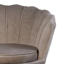 Carica l'immagine nel visualizzatore di Gallery, Sedam Poltrona Conchiglia in velluto tortora imbottita gambe oro design vintage comoda e confortevole