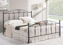 Carica l'immagine nel visualizzatore di Gallery, Letto Matrimoniale, in Ferro BATTUTO, Modello Tiziano, Vari Colori Disponibili, 100% MADE IN ITALY